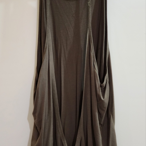 Set of 2 ladies work out tanks - Picture 2 of 5